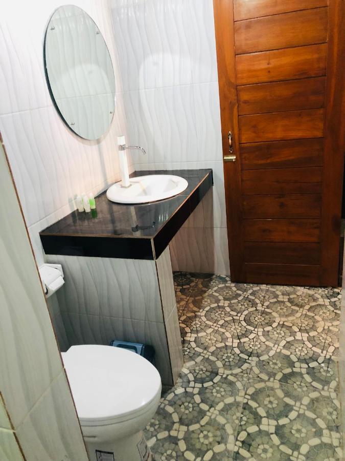 Padangbai Beach Inn Экстерьер фото